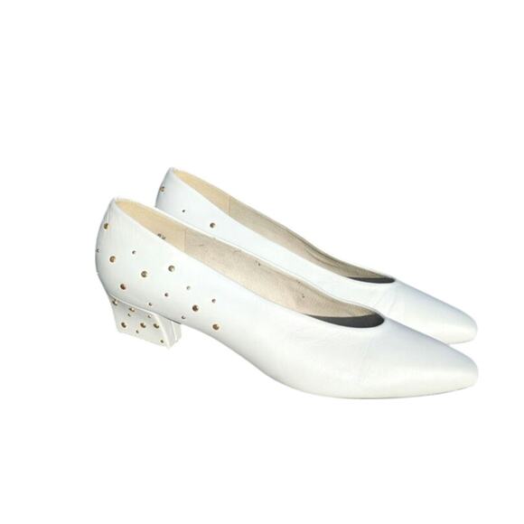 Vintage white Bridal Stuart Weitzman kitten heels sz 8W - Picture 3 of 8